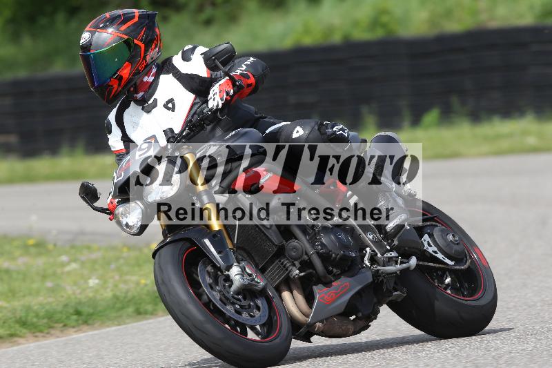 Archiv-2025/10 23.04.2025 Cornu Master School ADR/rot-rouge/59